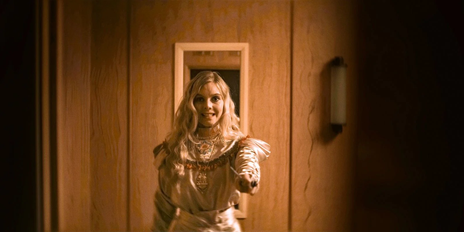 La actriz Nell Hudson durante un momento del filme.