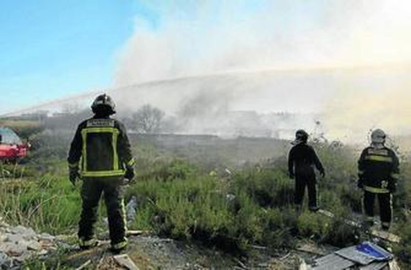 Un incendio en La Cañada desaloja el colegio San Indalecio