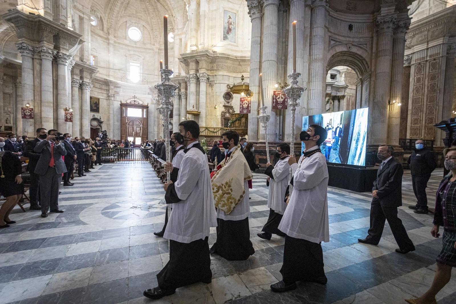 Coronación de la imagen de San José y el Niño Jesús