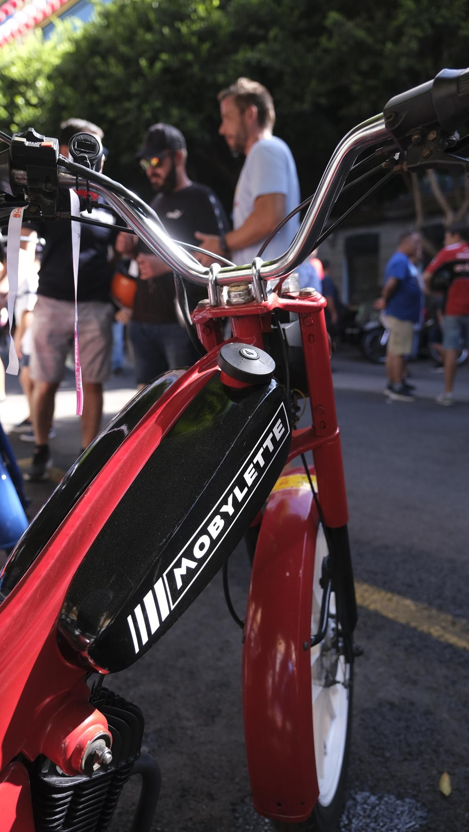 Exposición de Motos Antiguas de la Feria de Almería, en imágenes