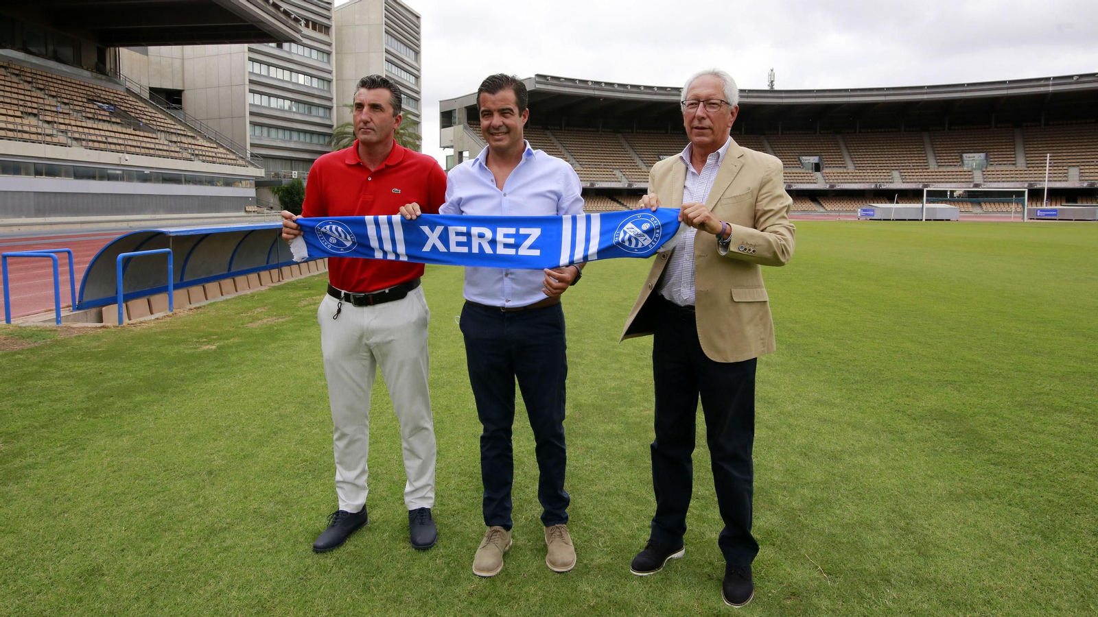 Presentación de José Pérez Herrera, nuevo entrenador del Xerez DFC