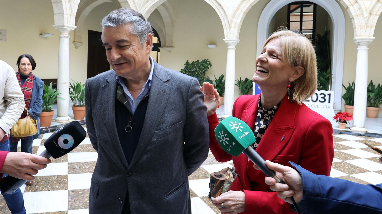 El consejero Sanz acude a la vacunación contra la gripe en Jerez