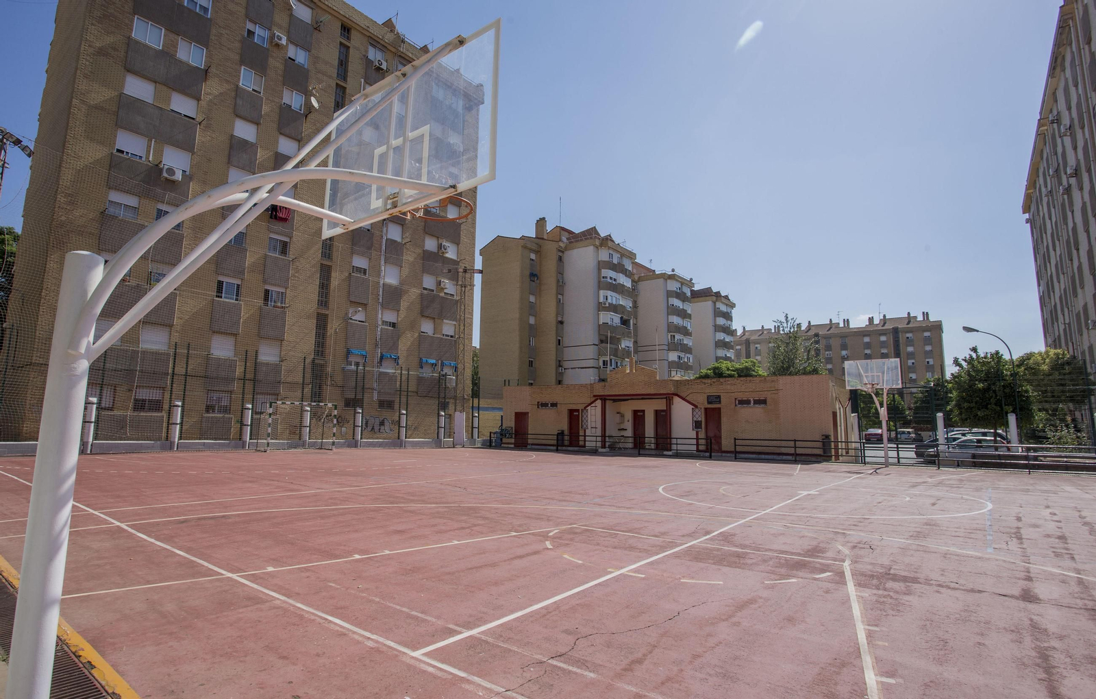 Las pistas deportivas del Polígono San Sebastián, situadas en la Plaza de la Alegría.