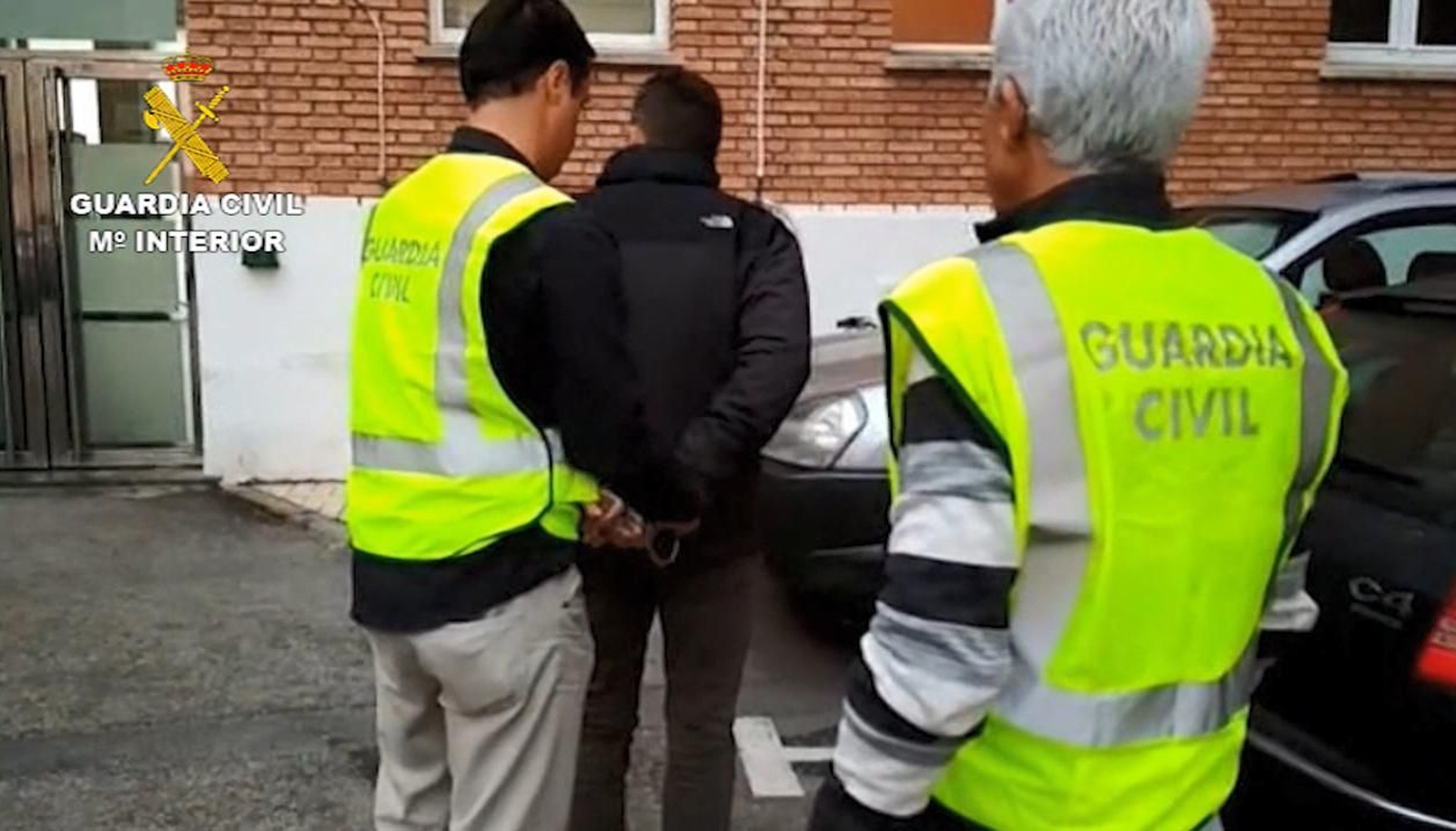 El momento del arresto del profesor.