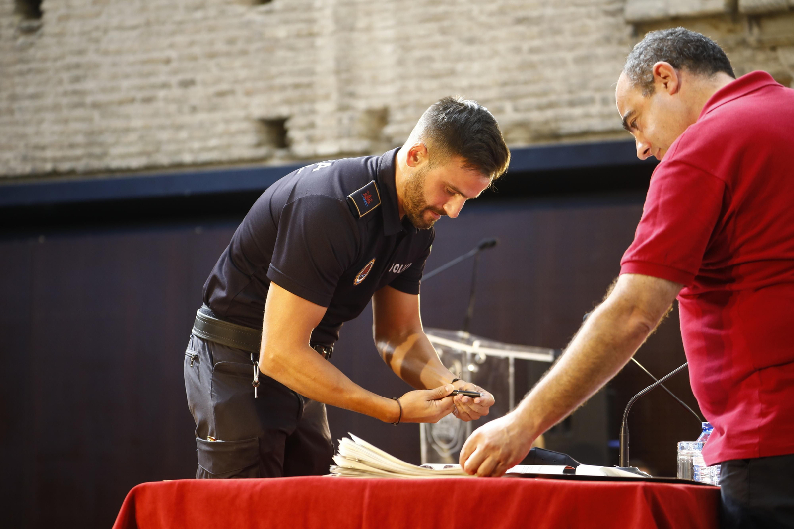 La toma de posesión de 50 nuevos agentes de Policía Local en Córdoba, en imágenes