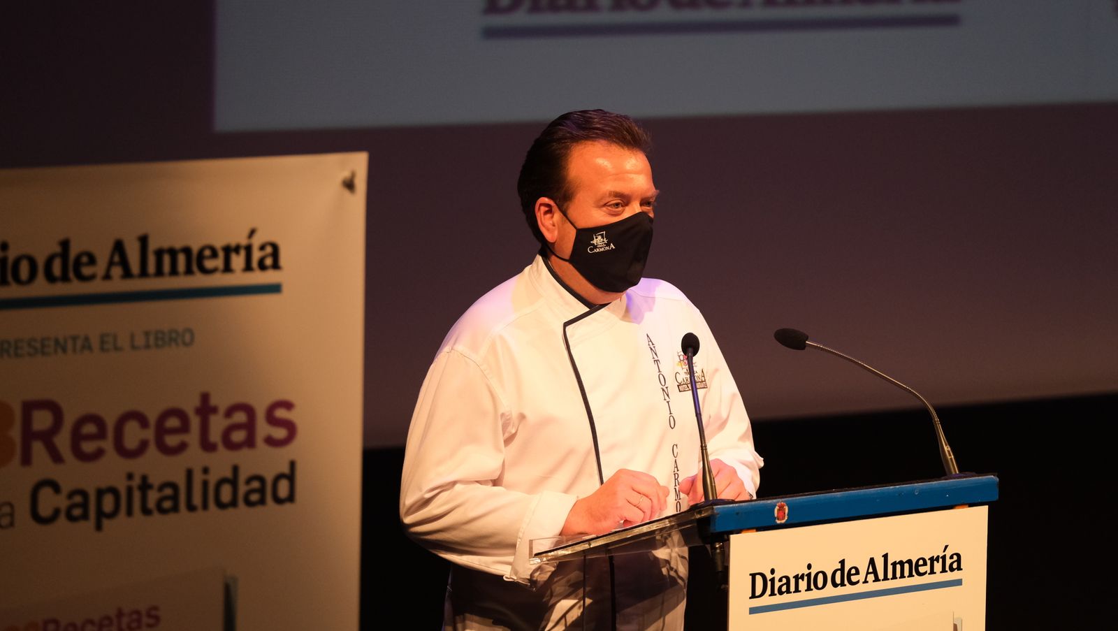 Fotogalería presentación libro '103 Recetas para una Capitalidad'. Almería