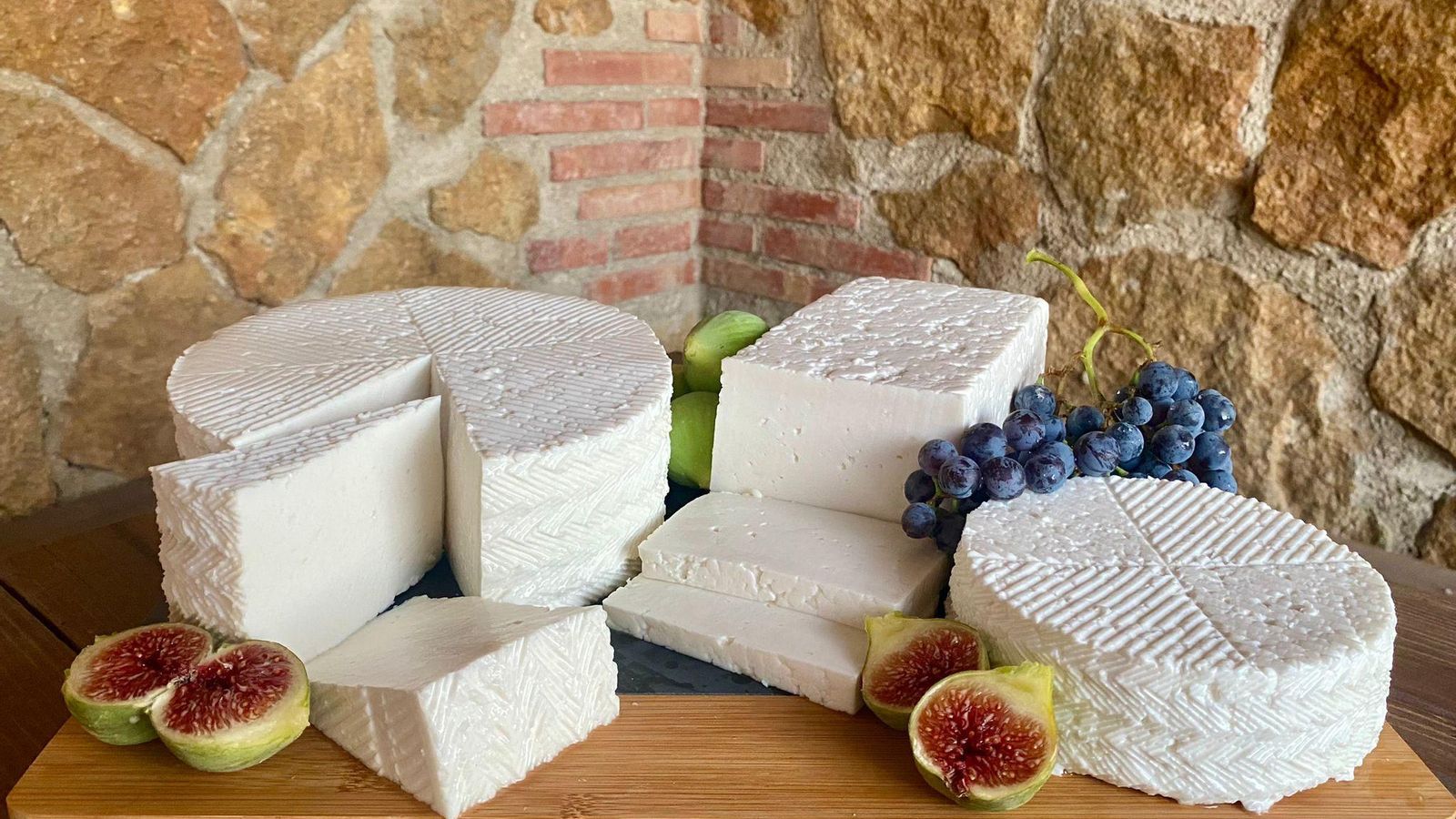 Quesos de la producción de Cintia García