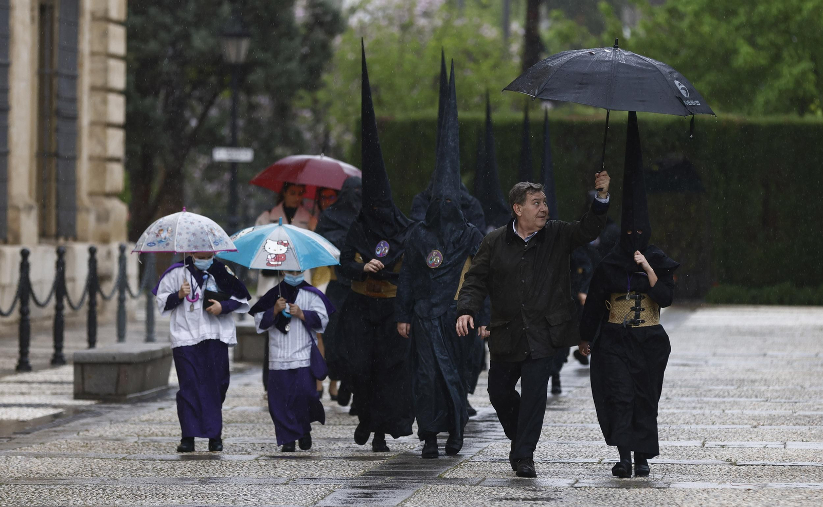 Fotos de Los Estudiantes el Martes Santo en la Semana Santa de Sevilla