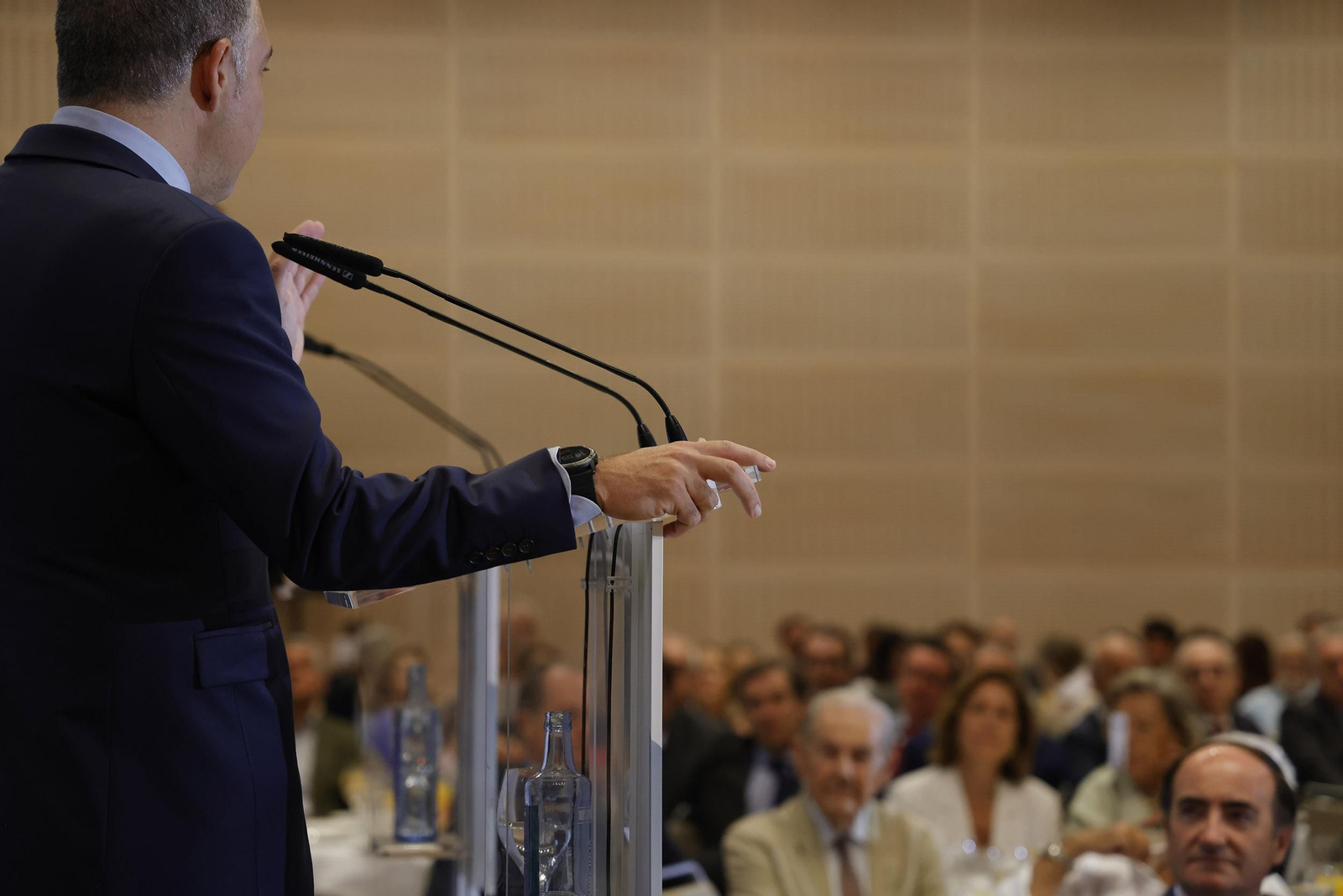 Elías Bendodo en el Foro Joly, todas las imágenes