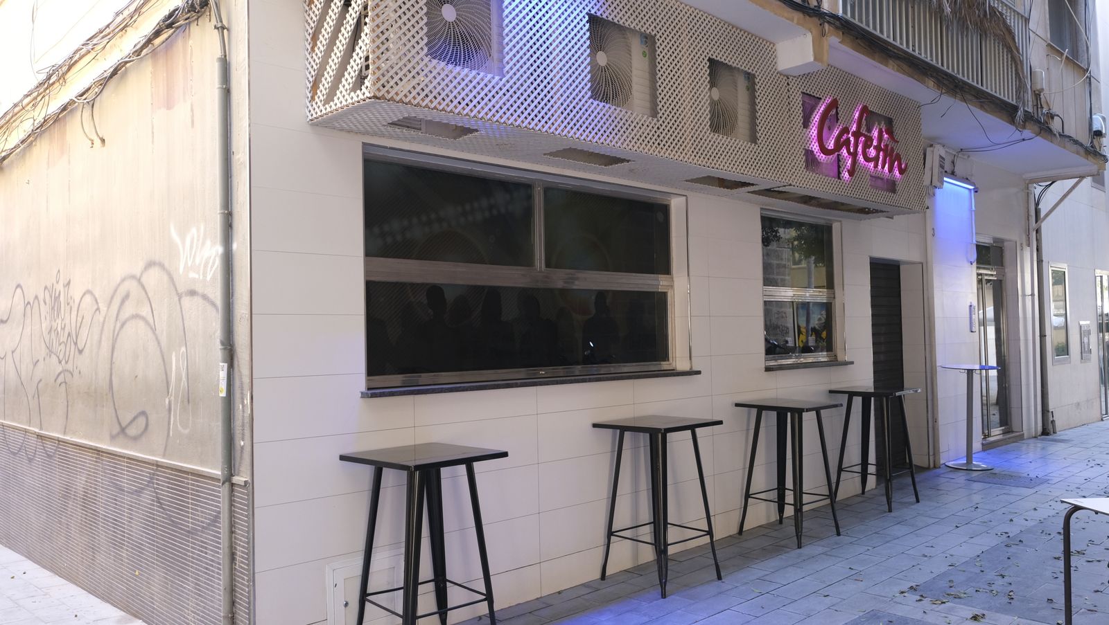 Fachada de Cafetín.