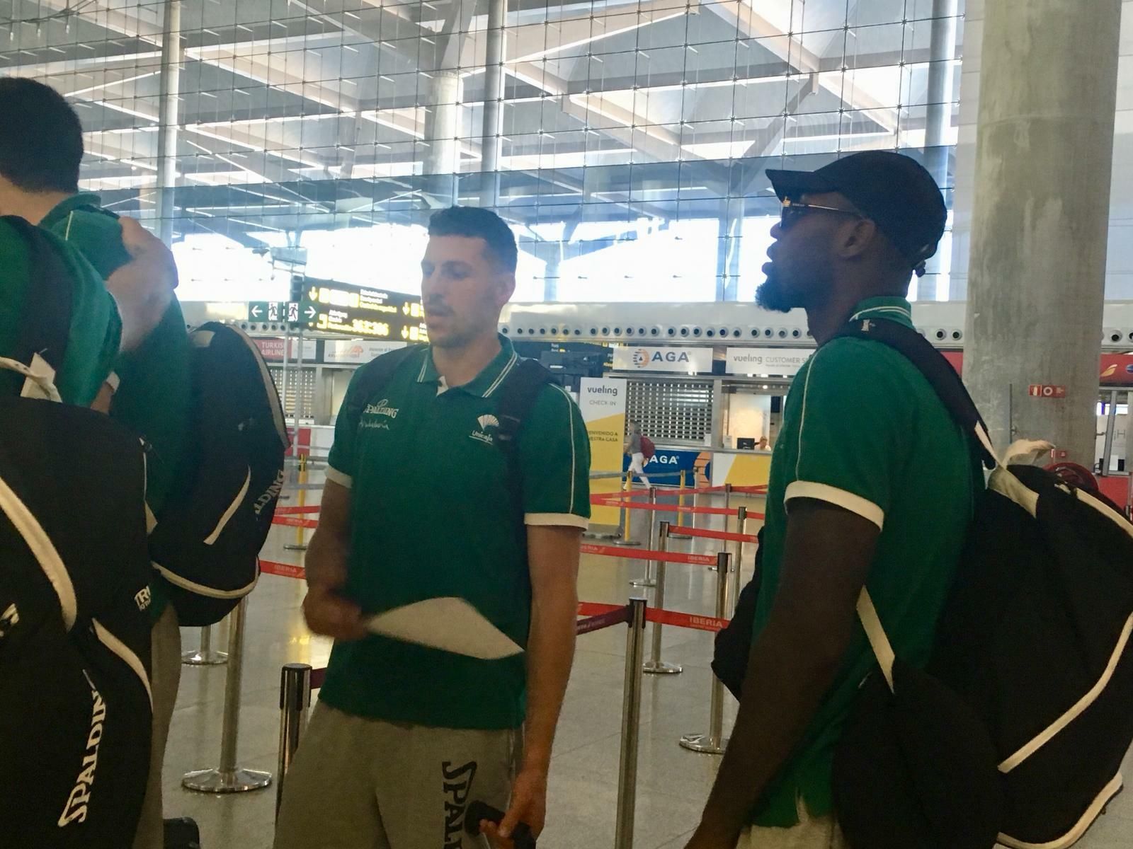 Las fotos del viaje del Unicaja a Valencia