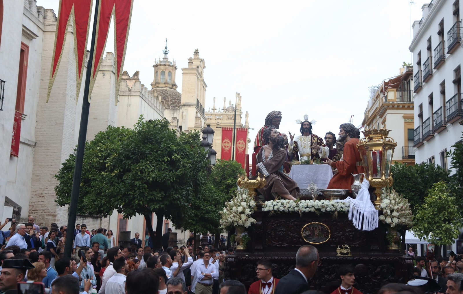 Traslado del misterio de la Cena al Palacio Arzobispal
