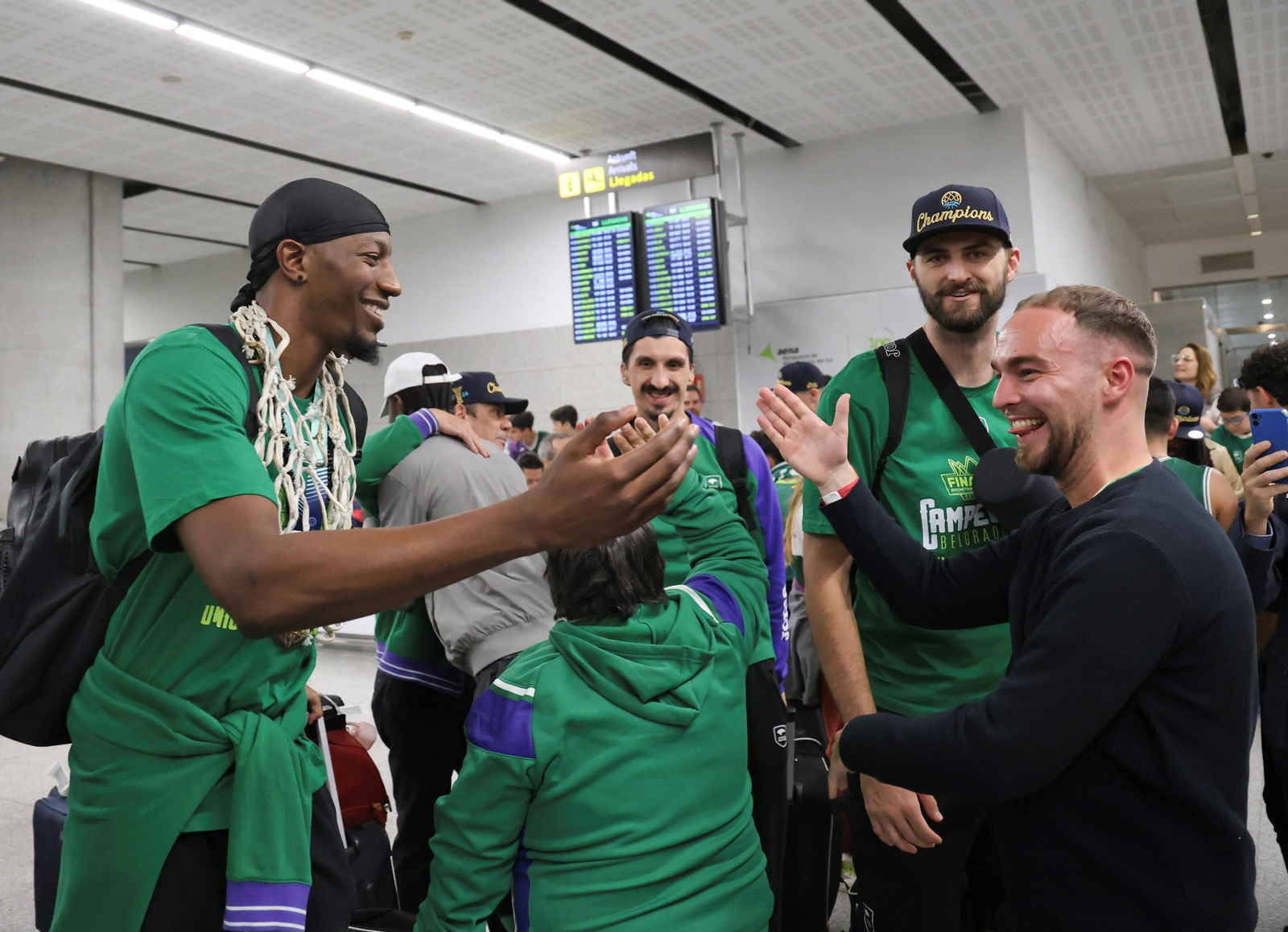 La llegada de los héroes de Belgrado, en imágenes