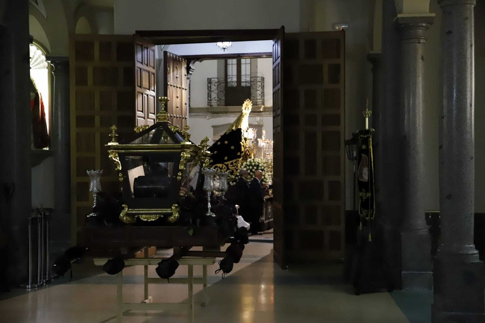 Viernes santo en Villanueva de Córdoba: la procesión de la Soledad en imágenes