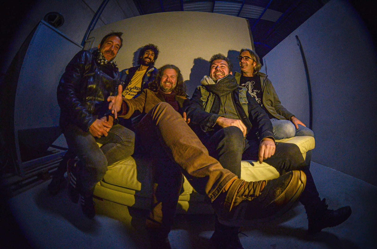 'Homínido Galáctico' es el nombre de la ópera prima de la banda jienense Viajes Espaciales Beirut.