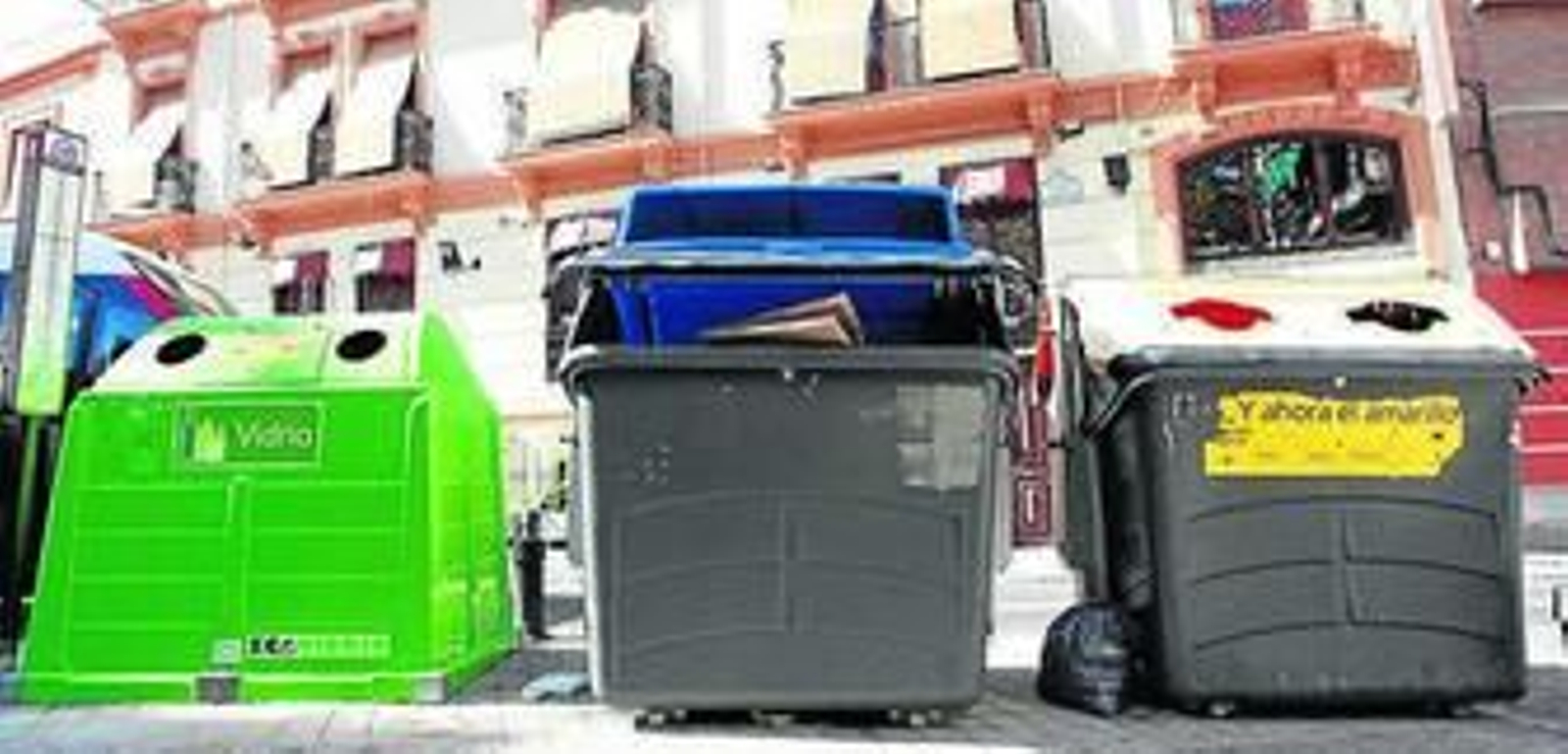 Contenedores de reciclaje en el Centro.