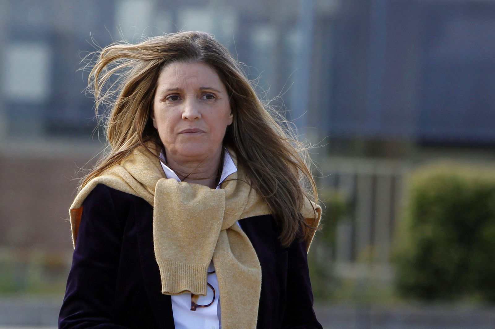 La mujer de Bárcenas, Rosalía Iglesias, saliendo de la cárcel.