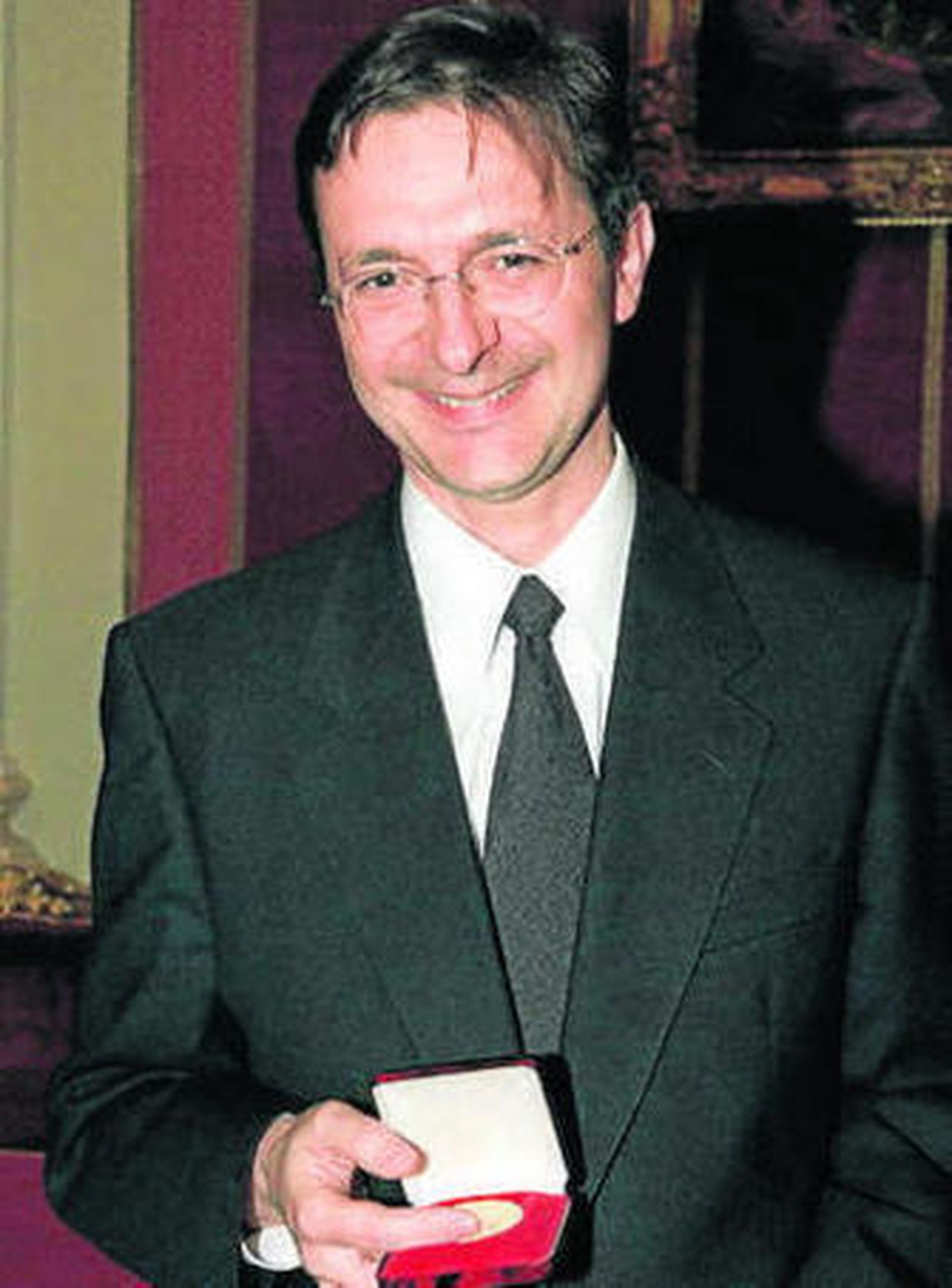 Alfredo Aracil es profesor invitado.