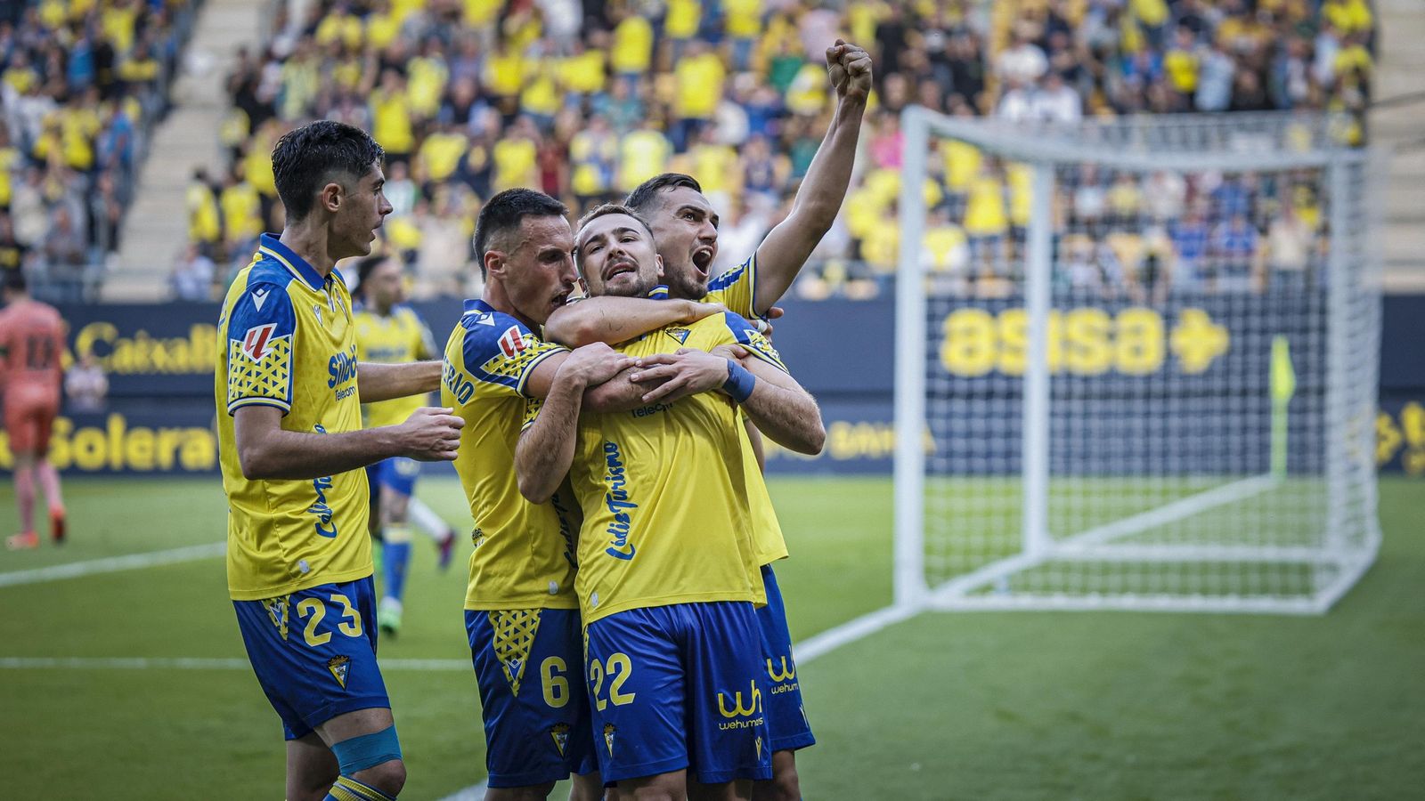 Búscate entre las imágenes del partido de fútbol entre Cádiz CF y Córdoba CF