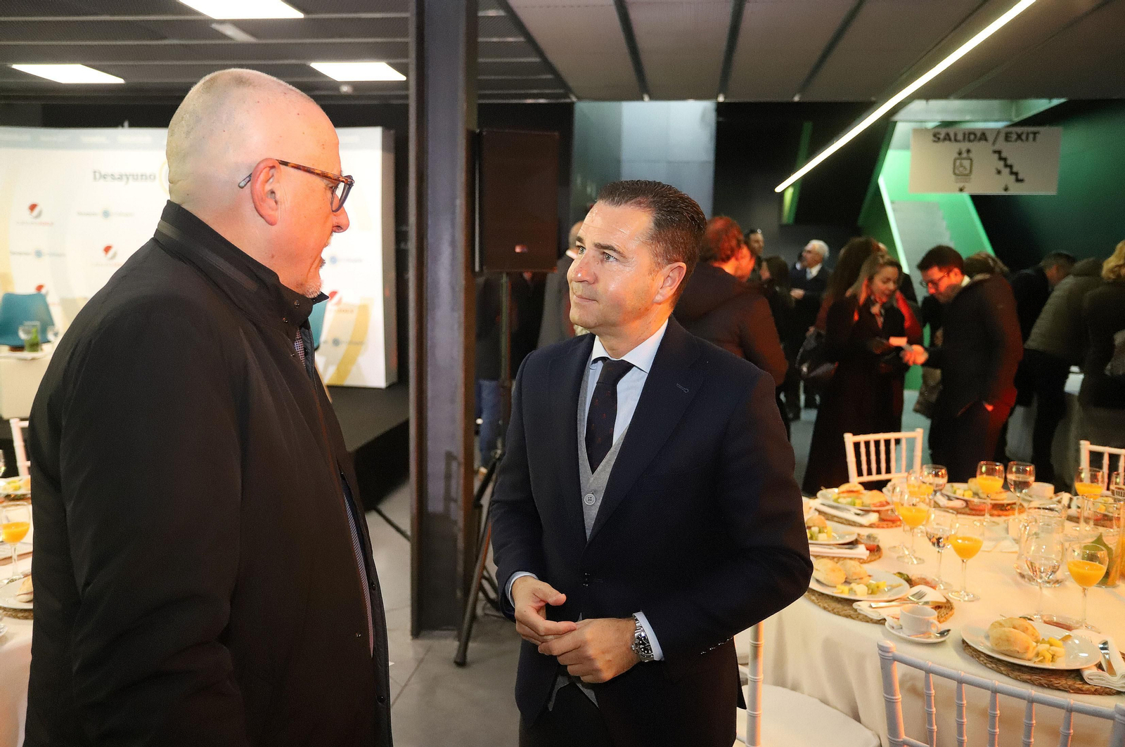 Imágenes de los asistentes al Desayuno Coloquio "Economía azul, claves para el desarrollo sostenible" organizado por el Grupo Joly