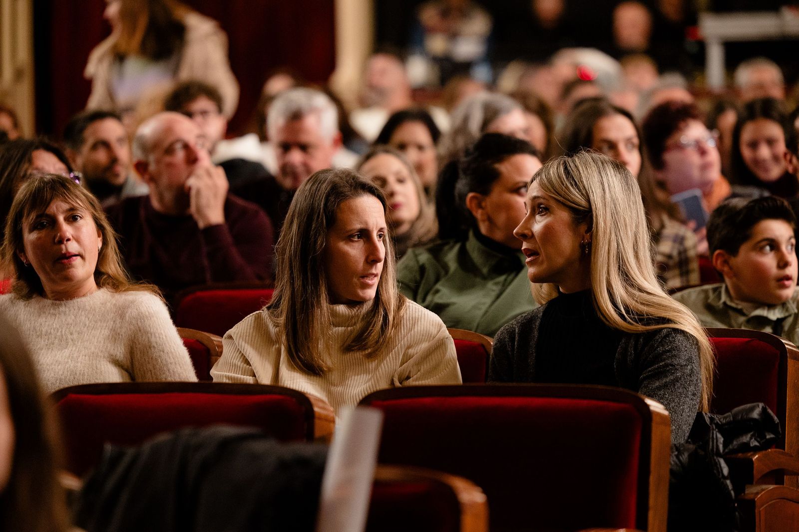 Búscate entre las mejores imágenes de la sexta sesión de cuartos de final del COAC 2026