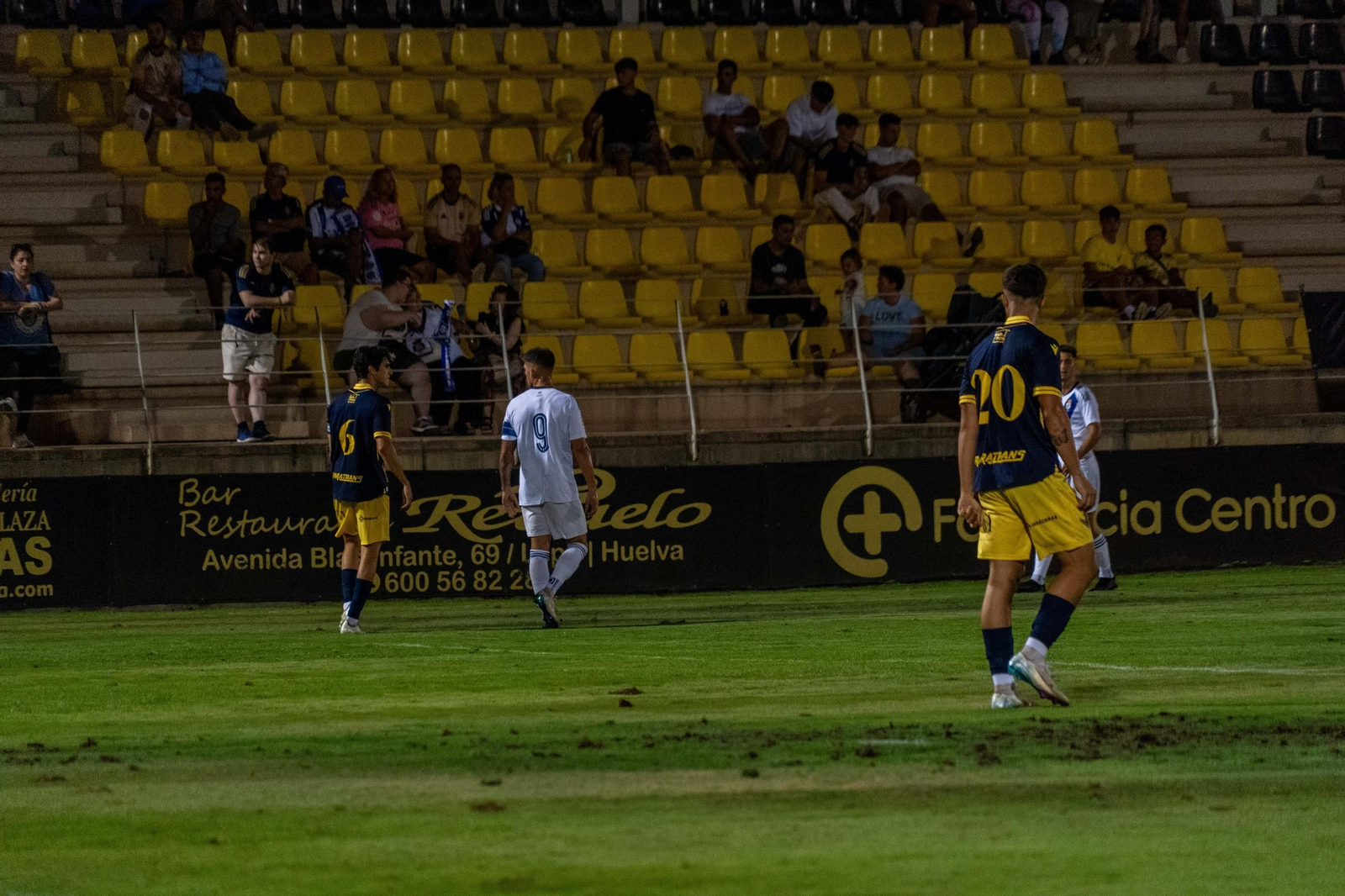 Imágenes del partido AD Merida - Recreativo de Huelva del Trofeo de la Bella