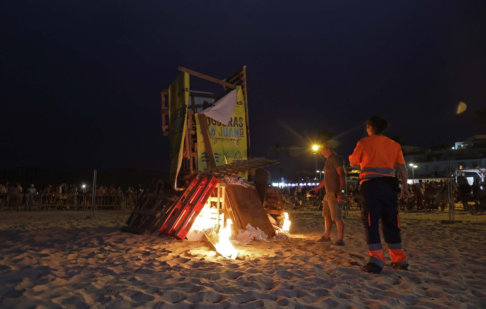 Fotos de la noche de San Juan en la playa de Getares de Algeciras