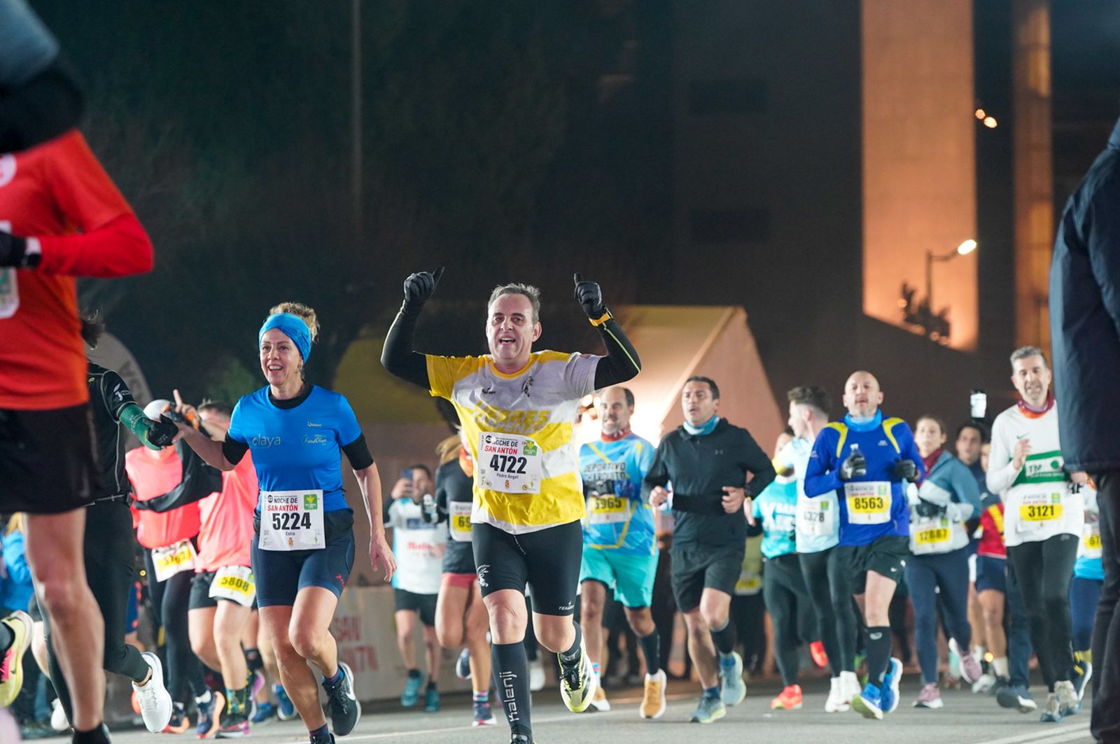 En imágenes: búscate en tu llegada a meta de la Carrera de San Antón 2026 (12)