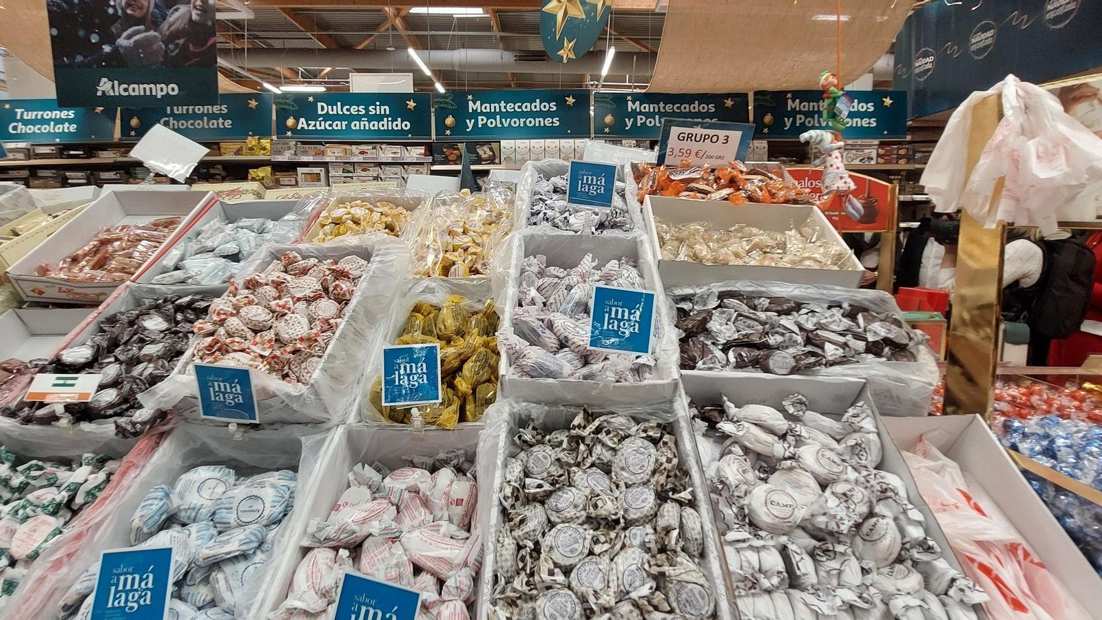 Selección de dulces navideños en Alcampo.