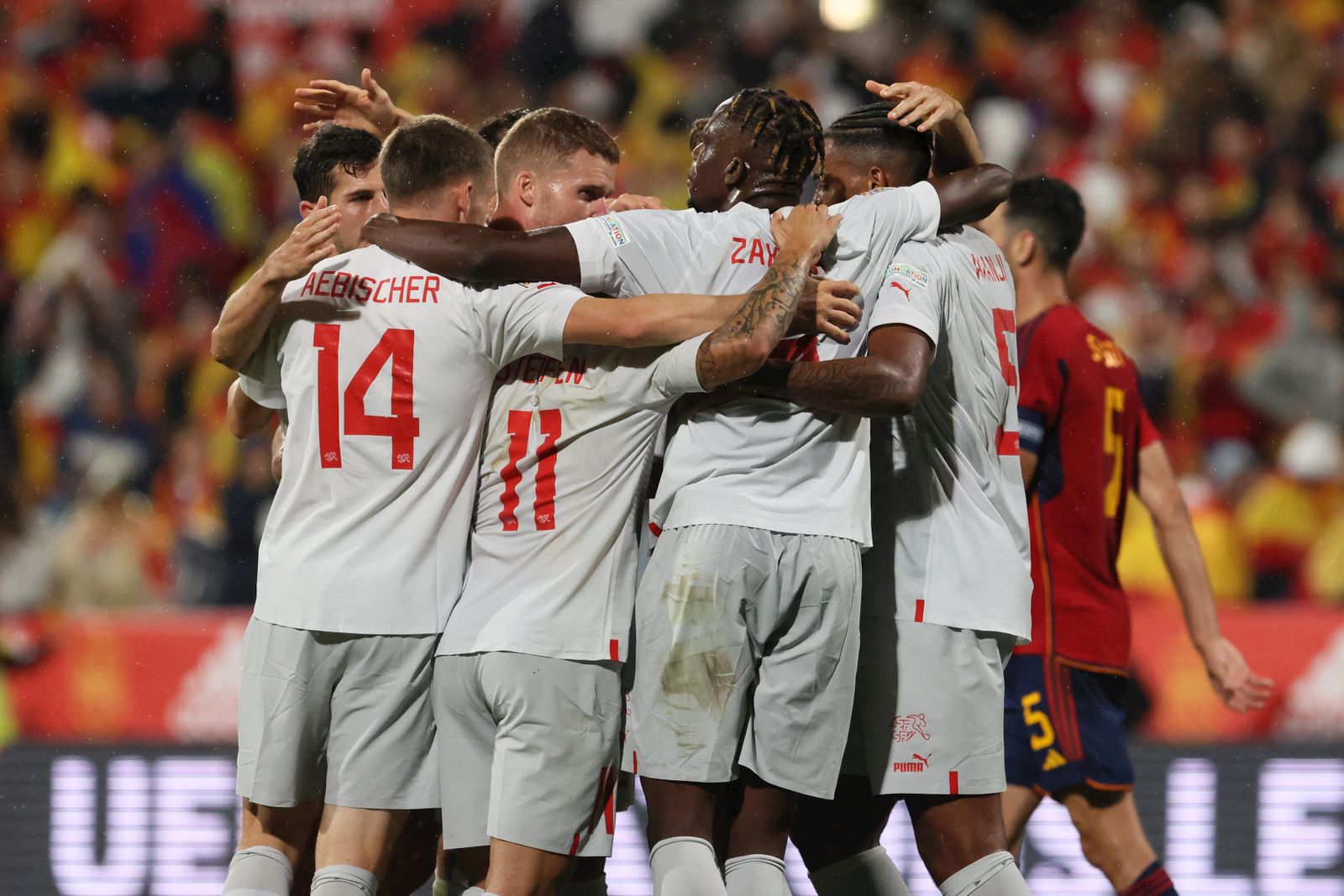 Suiza celebra un gol ante España.