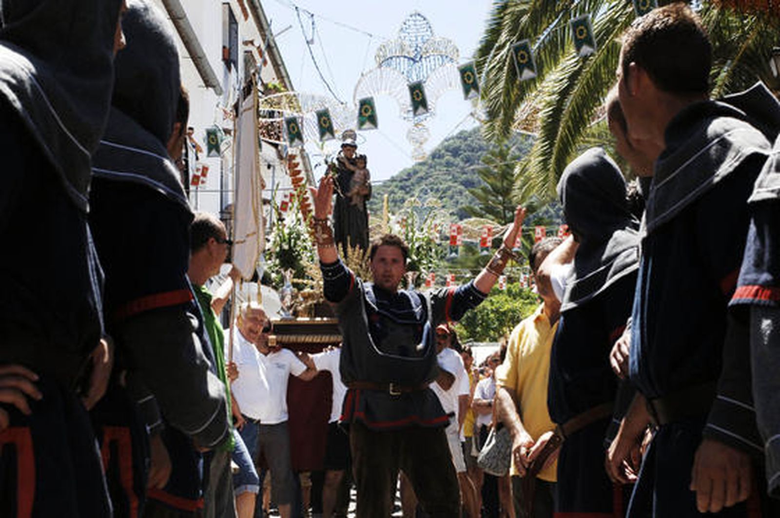 Benamahoma recrea la lucha entre ambos grupos durante la Reconquista en el fin de semana

Foto: Ramon Aguilar
