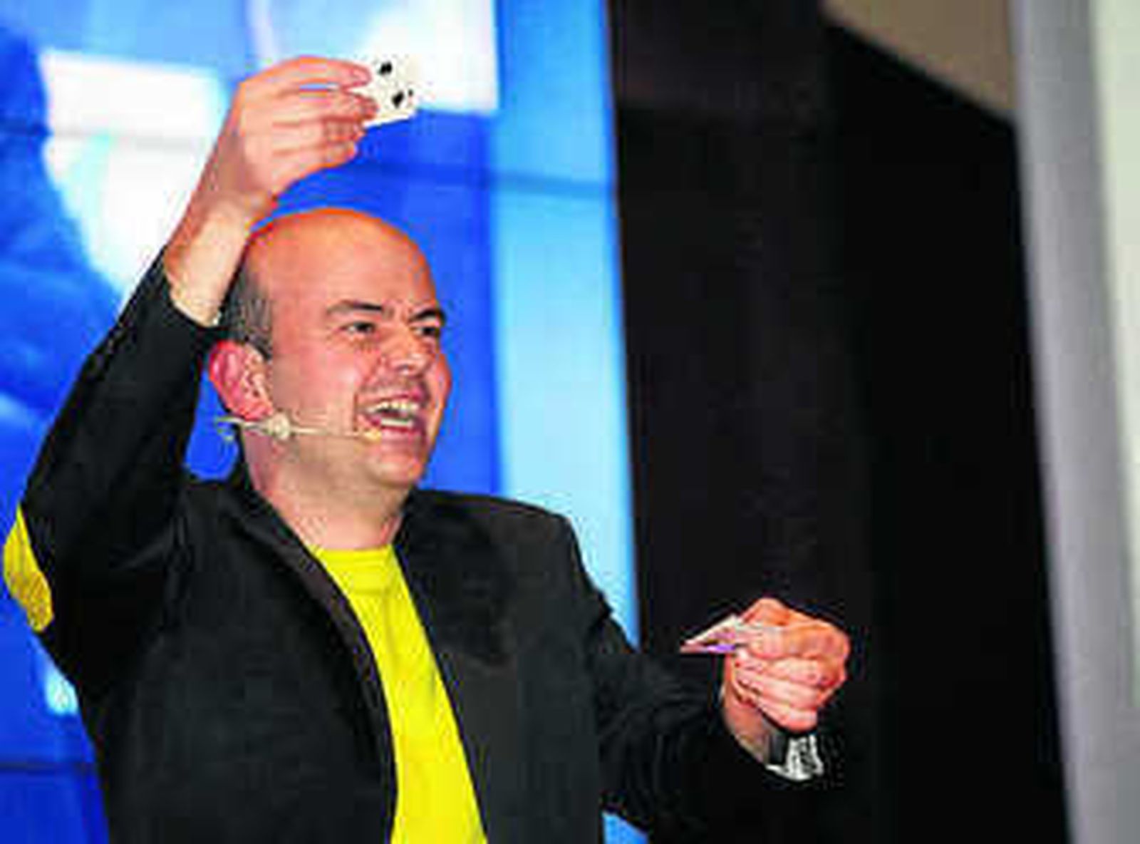 "Hay que cambiar la palabra 'solo' por 'aún' para resolver problemas"