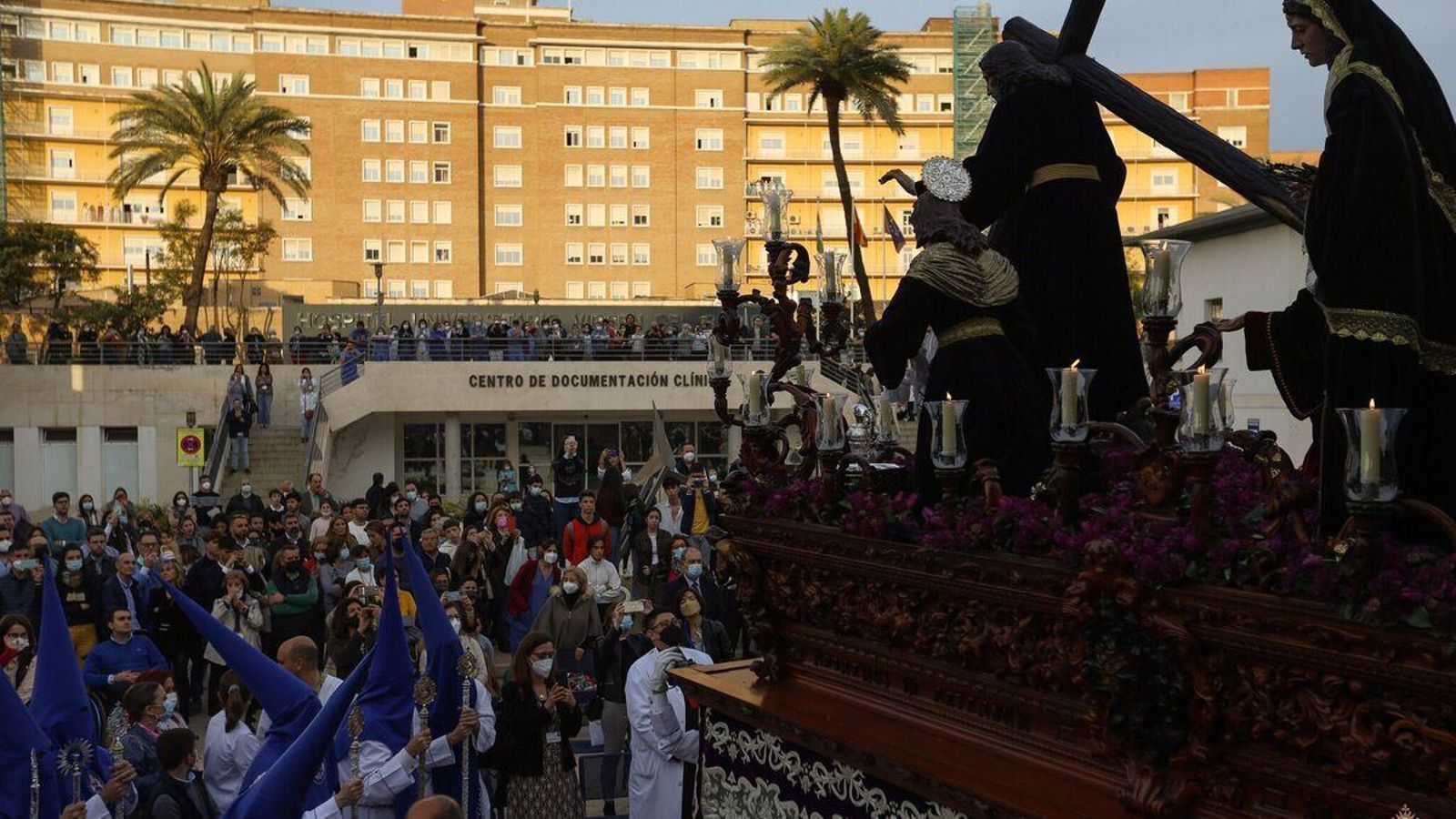El Señor de la Misión visita el Hospital Virgen del Rocío