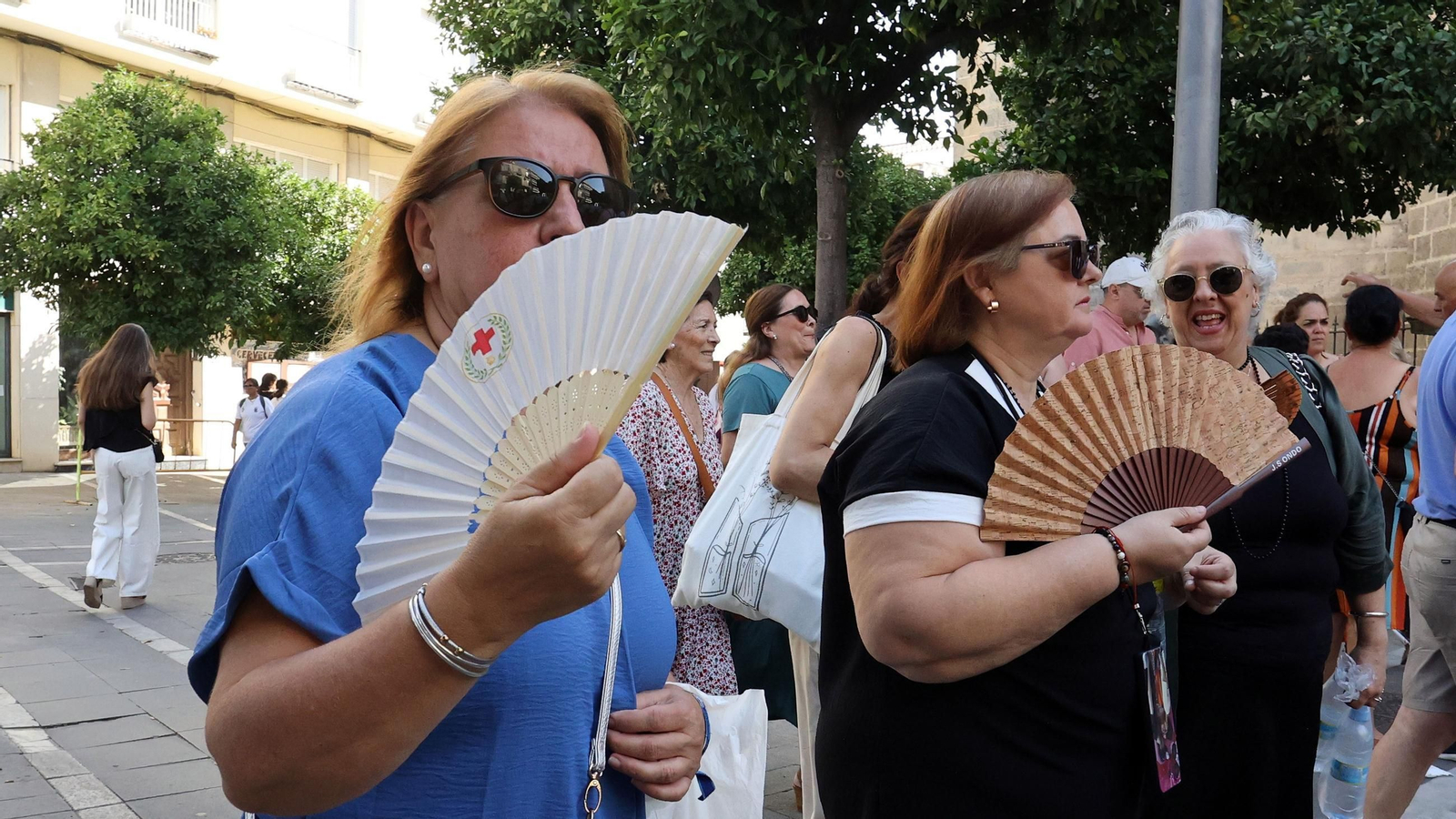 El abanico será un buen aliado para combatir las altas temperaturas que se esperan este jueves en Jerez con aviso amarillo