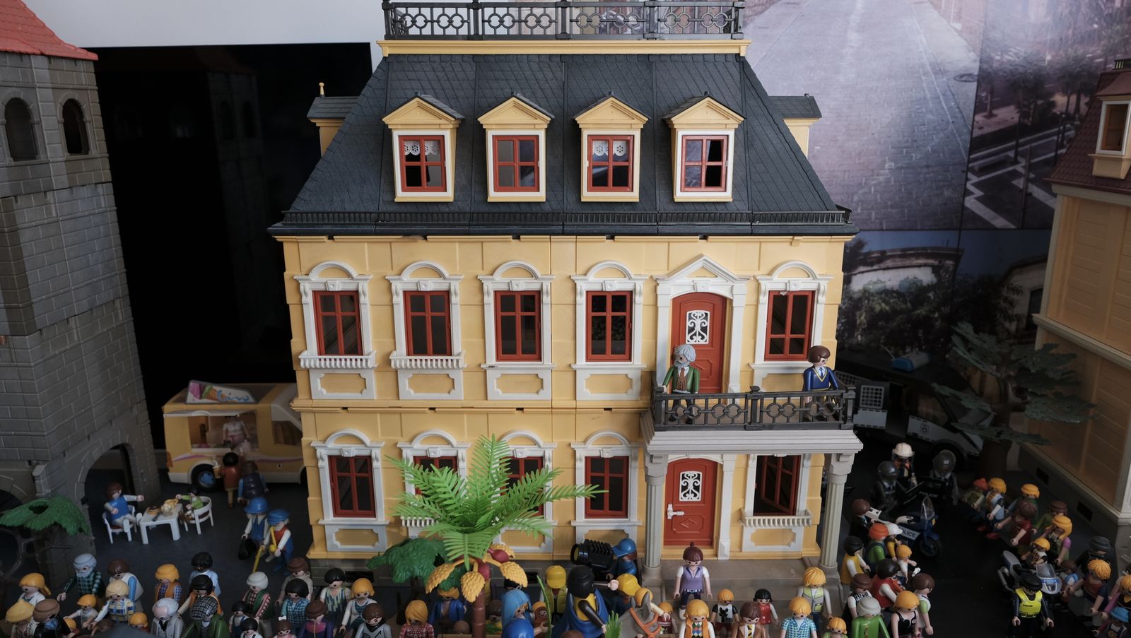 Inauguración de la exposición de playmobil de semana santa de Almería