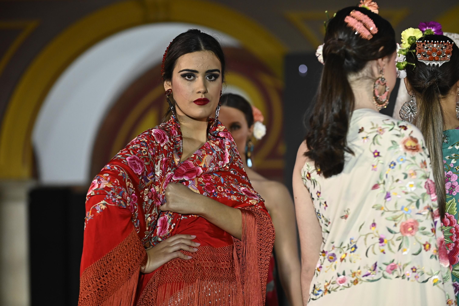 El desfile de Ángeles Espinar y Maite Cárdenas en Pasarela Huelva Flamenca 2022, todas las fotos