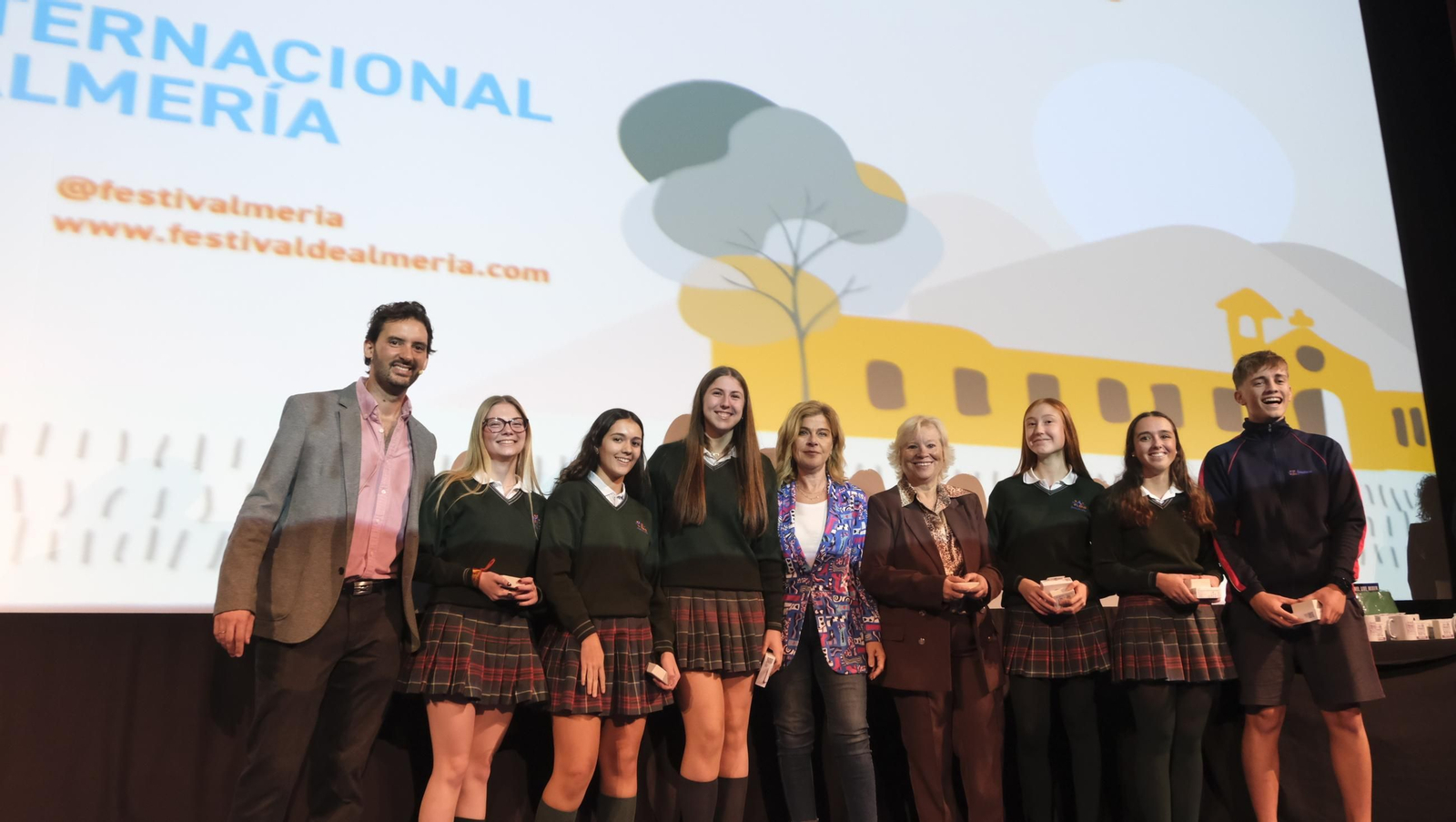 Imágenes de la gala 'Miradas Adolescentes' de FICAL 2025