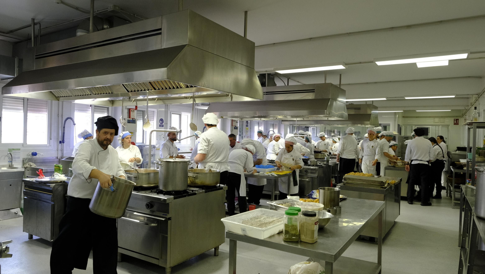 Imágenes de la Escuela de Hostelería de Almería, un referente en la enseñanza gastronómica