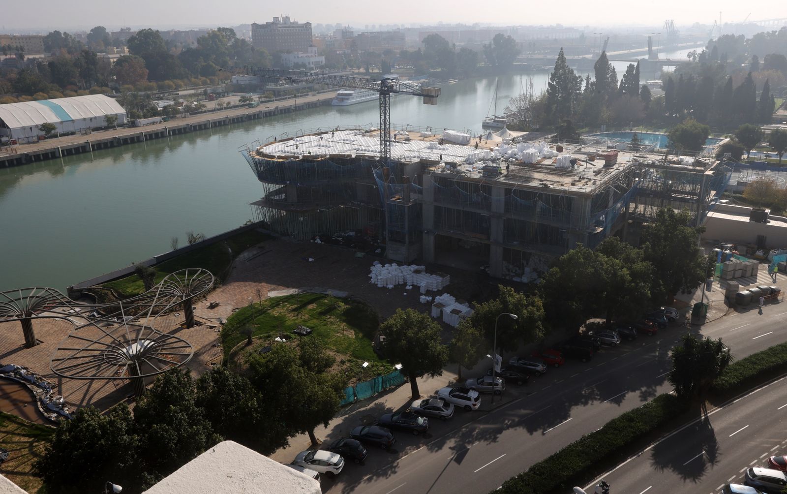 Edificio  en el Jardín de las Cigarreras