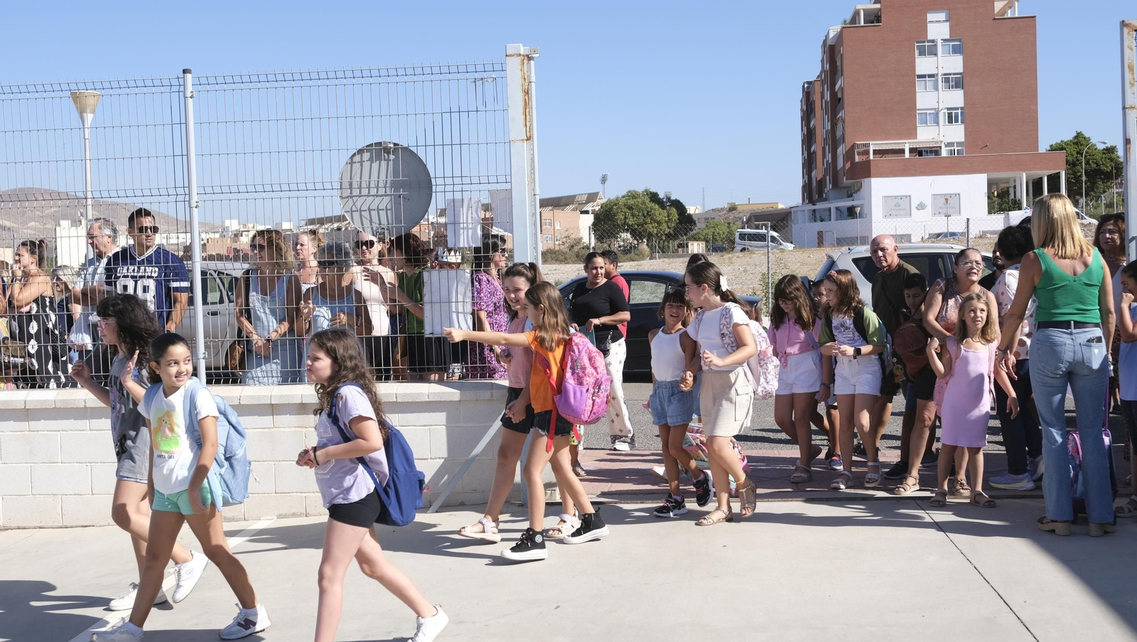 El curso escolar empieza en el Colegio Ginés Morata de Almería, en imágenes