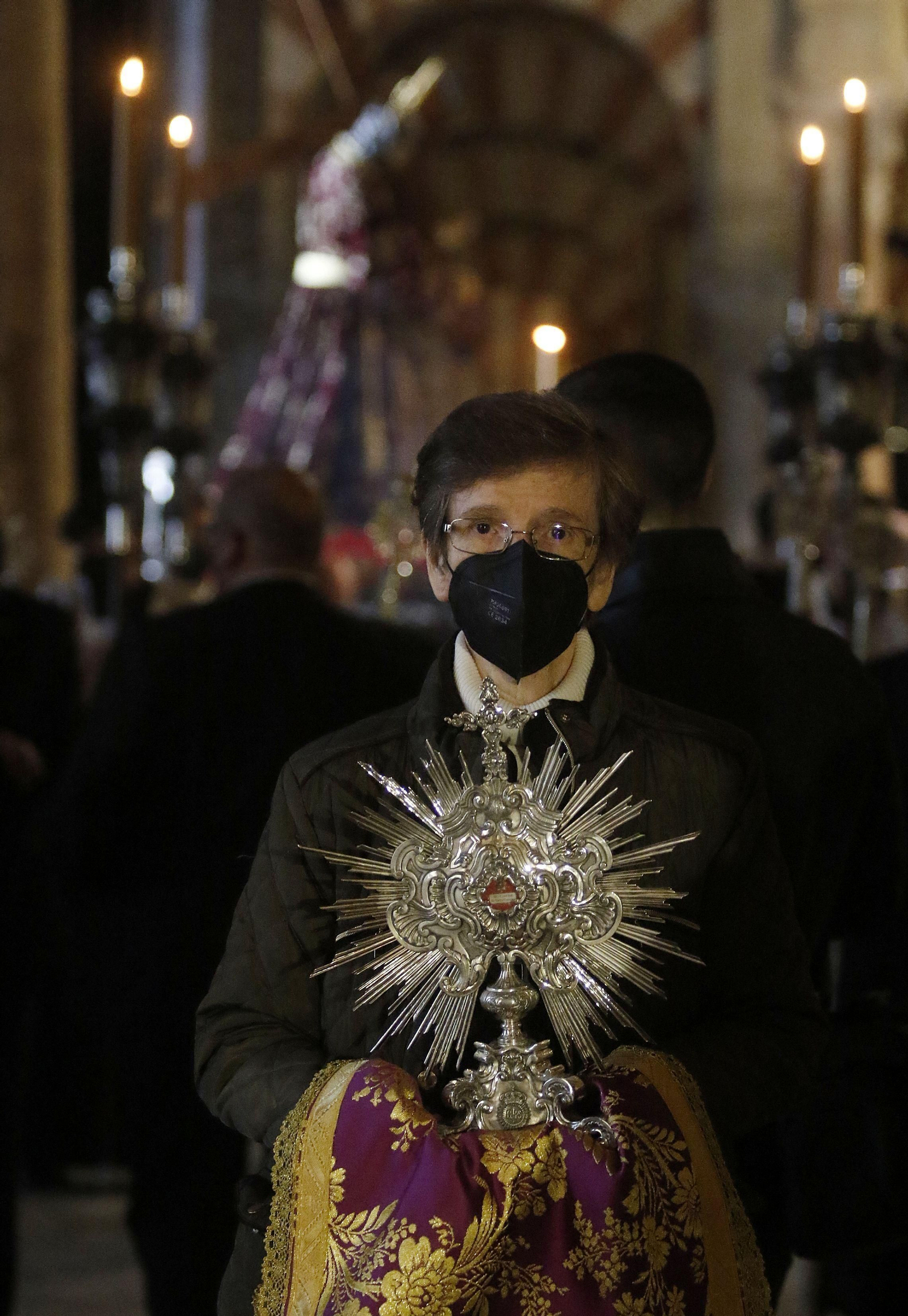 El Vía Crucis de las Cofradías de Córdoba, en imágenes