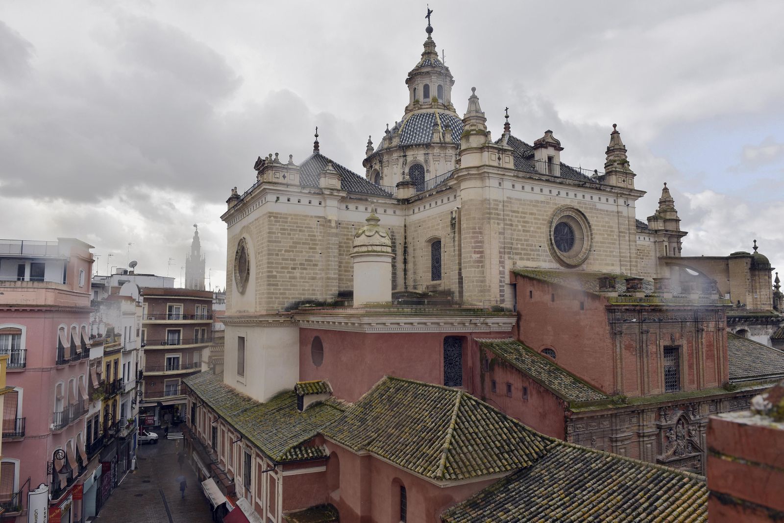 Recorrido por las cubiertas de la Iglesia del Salvador.