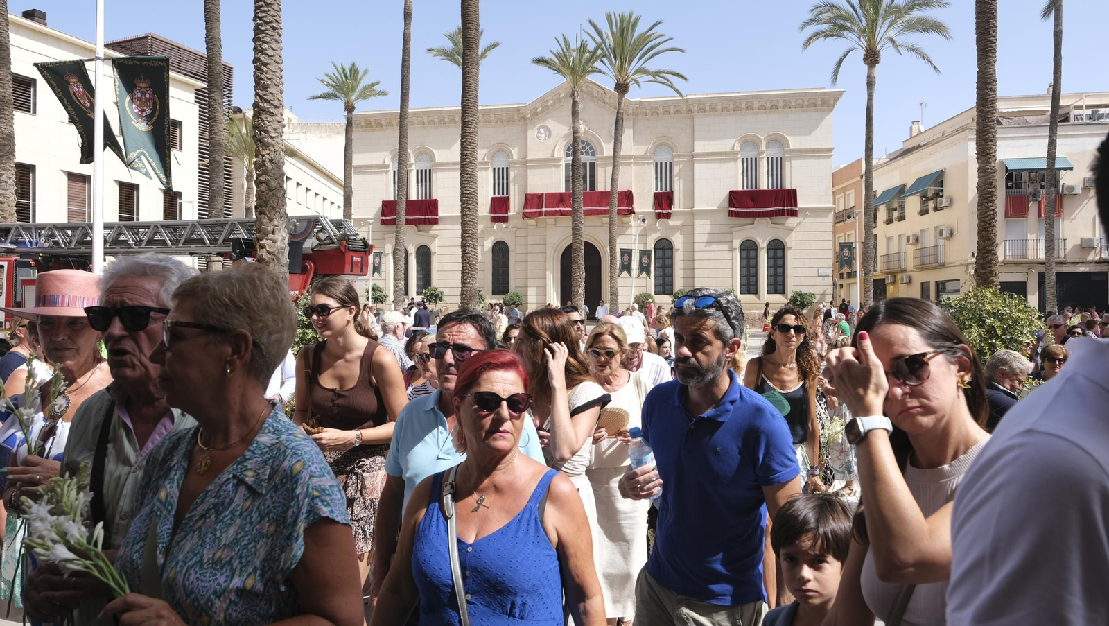 Ofrenda floral a la Virgen del Mar en la Feria de Almería 2024, en imágenes