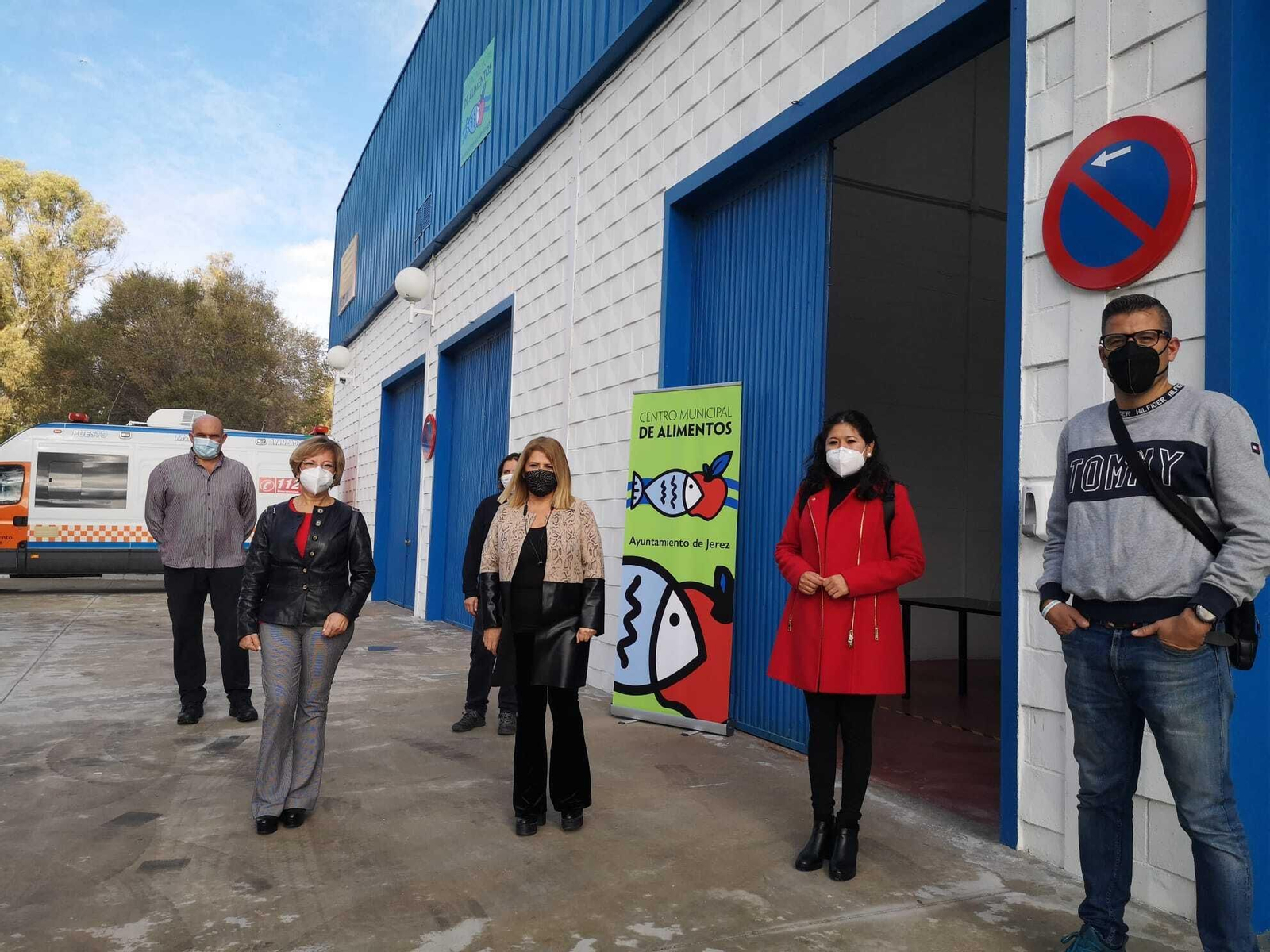 Mamen Sánchez, en el nuevo Centro Municipal de Alimentos junto a las delegadas Carmen Collado y Ana Hérica Ramos.