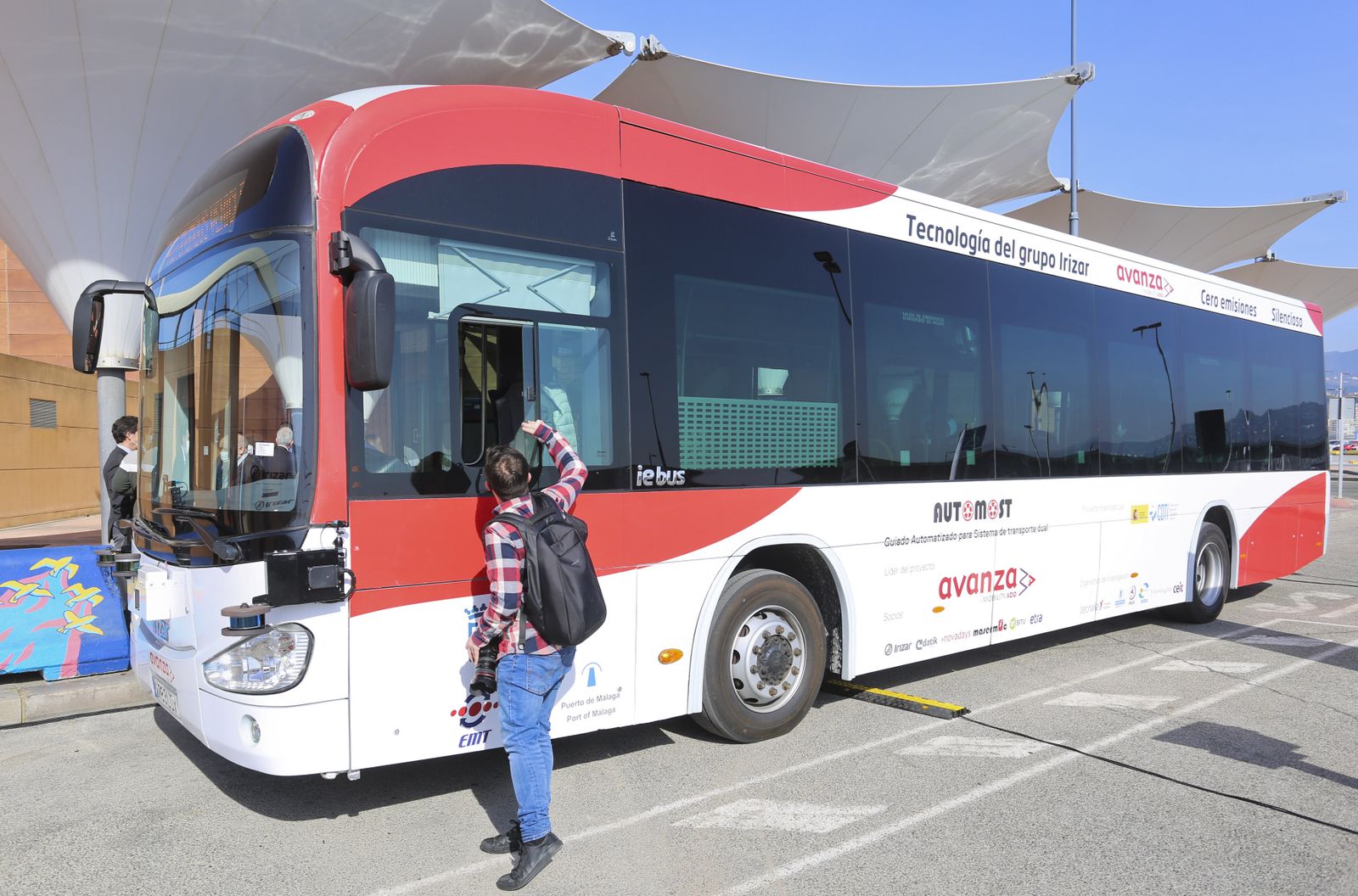 Así es el AutoMost, el primer autobús sin conductor de Europa que circula por Málaga