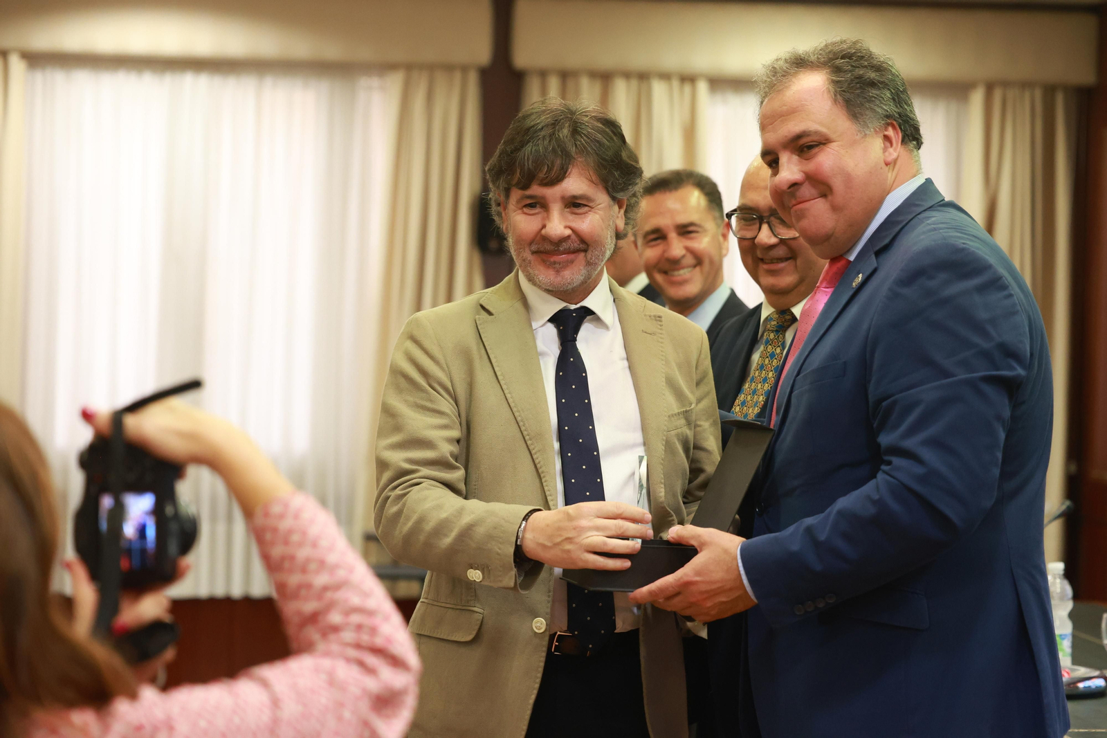 El Colegio Oficial de Peritos e Ingenieros Técnicos Industriales de Huelva entrega la  Medalla de Oro del colegio y el título de Colegiado de Honor a Atlantic Copper, en imágenes