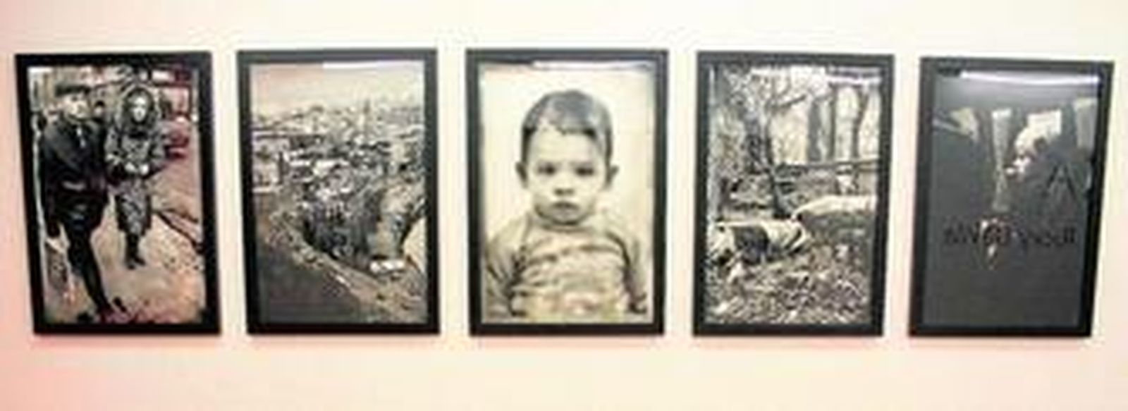 Cinco de las obras de la serie 'No vodka on the moon', que se puede contemplar en su integridad en la fotogalería de la Ufca.