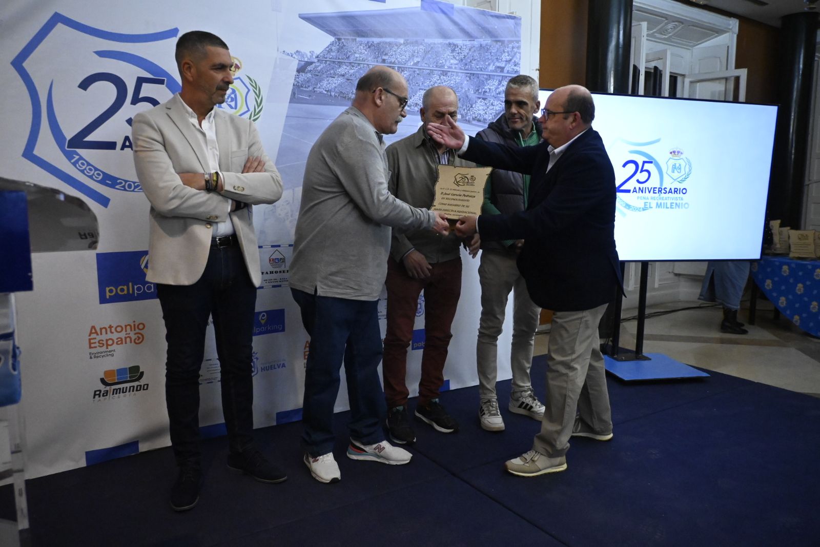 Acto de celebración del 25 aniversario de la Peña Cultural Recreativista 'El Milenio' en imágenes