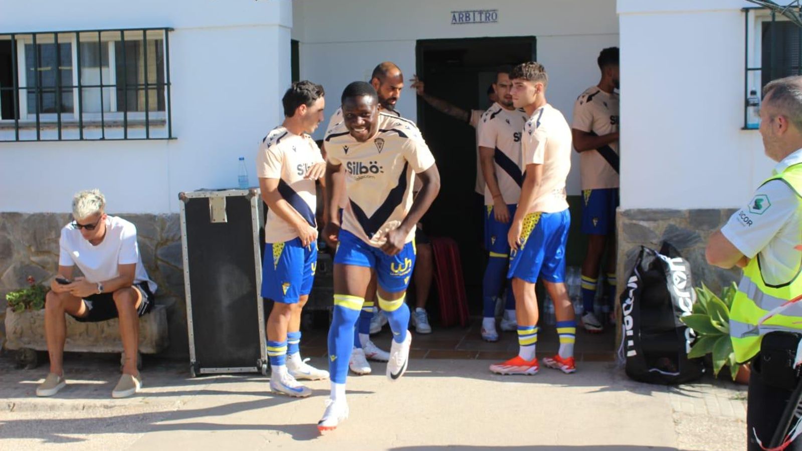 Las imágenes del amistoso entre el Barbate y el Cádiz CF