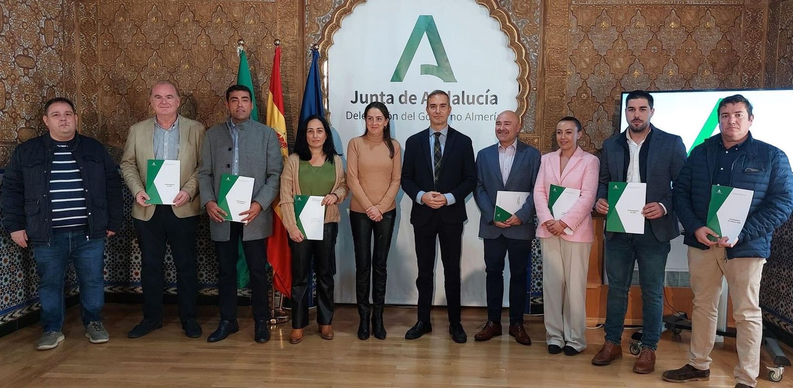 Presentación de la iniciativa con representantes municipales y autonómicos